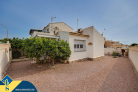 Namas su bendru baseinu, Alicante provincijoje, Torrevieja mieste, Los Balcones rajone. 3 kambariai 