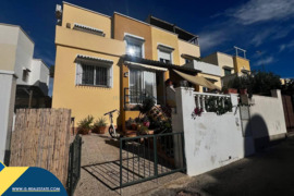 Namas su bendru baseinu, Alicante provincijoje, Orihuela Costa mieste. 4 kambariai | 82 m² | 2 kilom