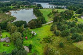 Sodyba ant ežero kranto su brandžiu 3ha mišku