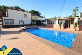 Vila su privačiu baseinu, Alicante provincijoje, Torrevieja mieste, Los Balcones rajone. 6 kambariai