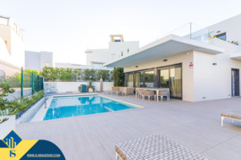 Vila su privačiu baseinu, Alicante provincijoje, Orihuela Costa mieste. 5 kambariai | 190 m² | 400 m