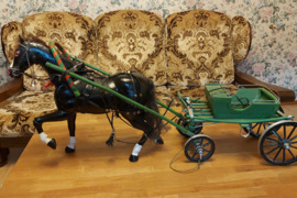Medinis arkliukas su vežimu