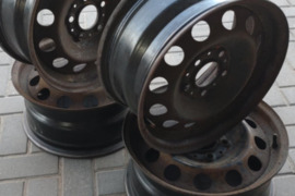 BMW , Plieniniai štampuoti, R-16