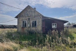 Žemės sklypą su statiniais, adresu Kelmės raj. sav.,  Šaukėnų sen., Beržėnų II k. 2 A.