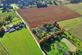 Medinis namas Žiedonių k., Anykščių r.