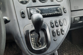 Mercedes- Benz V220 2003 metu