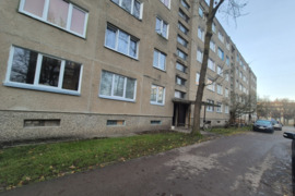 NAUJOSIOS AKMENĖS MIESTO CENTRE PARDUODAMAS 3 KAMBARIŲ BUTAS