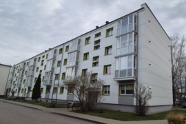 RENOVUOTŲ NAMŲ KVARTALE PARDUODAMAS VIENO KAMBARIO BUTAS SU BALKONU NAUJOSIOS AKMENĖS MIESTO CENTRE