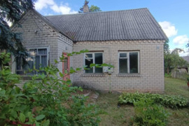 Namas Ukmergės r. sav., Žemaitkiemis, Draugystės g.