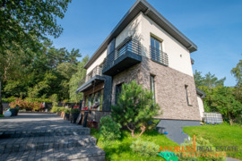 Akorus.lt - Namas miško apsuptyje, pirtis, baseinas.