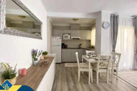 Renovuotas apartamentas su terasa, Alicante provincijoje, Torrevieja mieste, Playa del Cura rajone. 