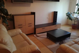 3-jų kambarių su holu butas Jūrininkų pr. 2-ame aukšte