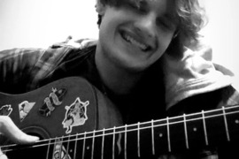 Galiu buti tavo aukle!gitaros mokytoja!