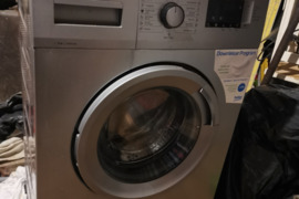 Siaura skalbimo mašina Beko