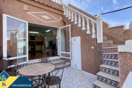 Renovuotas bungalas su terasa, Alicante provincijoje, Torrevieja mieste, El Chaparral rajone. 3 kamb