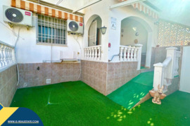 Bungalas su bendru baseinu, Alicante provincijoje, Torrevieja mieste, Torreta rajone. 3 kambariai | 