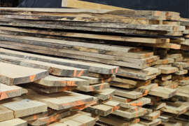 Nekondicinės džiovintos uosio lentos