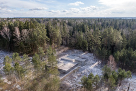 ŠALIA KULAUTUVOS MIŠKO, PUŠŲ APSUPTYJE PARDUODAMAS SKLYPAS SU ŪKININKO SODYBOS PROJEKTU