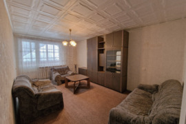 PARDUODAMAS 4 KAMBARIŲ BUTAS RASEINIUOSE