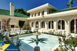 Vila su privačiu baseinu, Malaga provincijoje, Marbella mieste, Rytų Marbella rajone. 11 kambarių | 