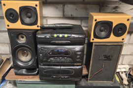 Muzikinis centras Sharp su kolonėlėmis