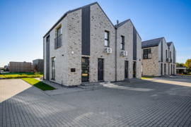 Palanga, Vaivorykštės g., mūrinis sublokuotas namas