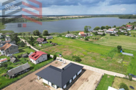 Parduodamas 200 kv.m namas prie pat ežero