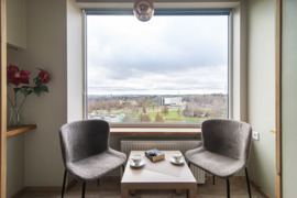 Paukščio takas Su panorama į miestą iš aukštai mėnesiui, savaitei, parai