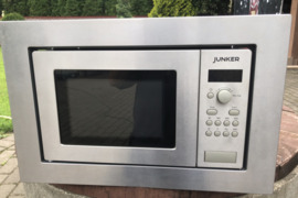 ĮMONTUOJAMOS IR PAPRASTOS MIKROBANGĖS