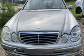 Mercedes benz e220 e320 w211