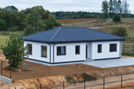 Išskirtinėje vietoje, ežerų apsuptyje parduodamas namas su daline apdaila.