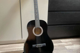 Juoda 3/4 gitara, komplektas