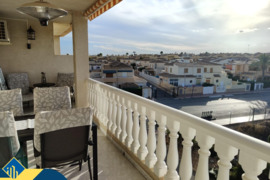Renovuotas apartamentas su bendru baseinu, Alicante provincijoje, Orihuela Costa mieste. 3 kambariai