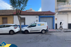 Namas su terasa, Alicante provincijoje, Torrevieja mieste, Playa del Cura rajone. 4 kambariai | 127 