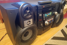 GERAS LG CENTRAS , CD, MC, FM, AUX, BLUETOOTH,PULTAS