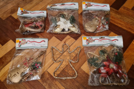 Šventiniai, Kalėdiniai žaisliukai, puošmenos.