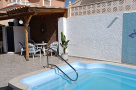 Vila su privačiu baseinu, Alicante provincijoje, Torrevieja mieste, El Chaparral rajone. 3 kambariai