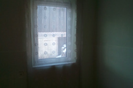 ATSKIRA BUTĄ WC KROSNIS GERAS VIENAM GYVENTI PRIE GARGŽDŲ