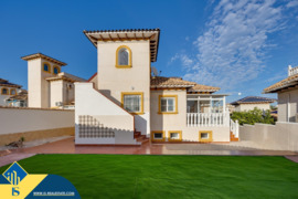 Vila su privačiu baseinu, Alicante provincijoje, Orihuela Costa mieste. 5 kambariai | 125 m² | 1.5 k