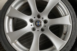 BMW , Lieti ratlankiai, R-18