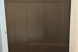 Parduodamos spintos,geros bukles