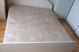 Parduodu dvigule lova,su patalynės dėže