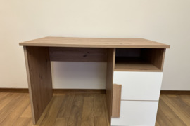 Parduodamas rašomasis stalas