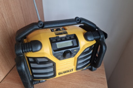Dewalt statybine radija,krauna baterijos,AUX,Usb power,tvarkinga