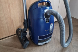 Miele C3 dulkių siurblys,naujas maišelis,pilnas komplektas,traukia gerai