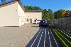 Nuomojamas sublokuotas namas - 3 kamb.butas su žemės sklypu