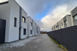 Nuomojamas sublokuotas namas Romainiuose