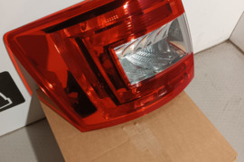 Galinis žibintas 5E9945095 5E9945111 Skoda Octavia 2015 m UNIVERSALAS