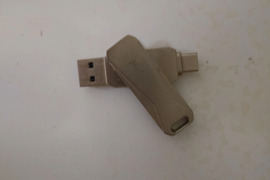 Parduodu USB atmintuka 128gb