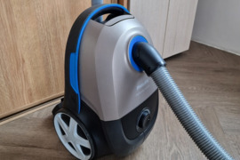 Philips dulkių siurblys,mazai nauduotas,traukia gerai